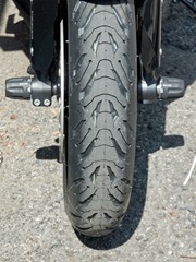 ROAD6-Front-Tread