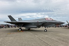 F35B-地上