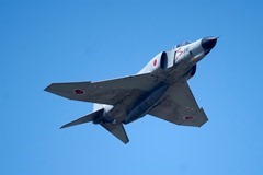 F-4-maneuvering-01